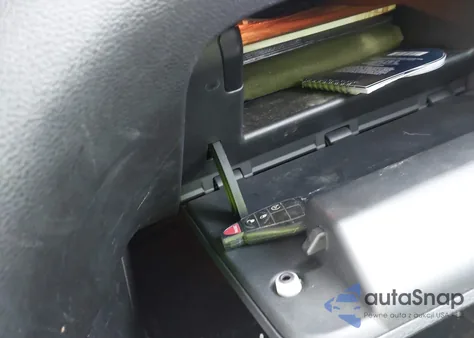 2015 Jeep Cherokee Latitude из США, поврежденный, VIN 1C4PJMCS1FW640501